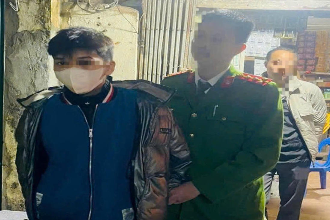 CSKV đang làm thủ tục hành chính cho dân, nhanh tay bắt cướp 