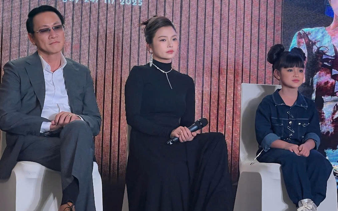 NSƯT Hoàng Hải và NSƯT Kiều Anh vào vai diễn cặp vợ chồng U50 trong phim (ảnh BTC).