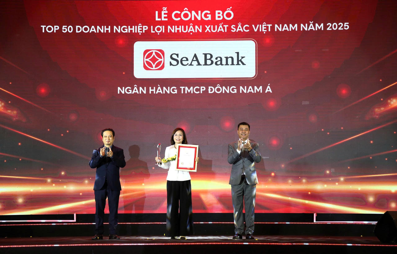 Đây là lần thứ 6 SeABank được vinh dự góp mặt trong bảng xếp hạng Top 50 Doanh nghiệp lợi nhuận xuất sắc Việt Nam năm 2025 và Top 500 Doanh nghiệp lợi nhuận tốt nhất Việt Nam năm 2025 – Profit500. (Ảnh: Lê Hanh)