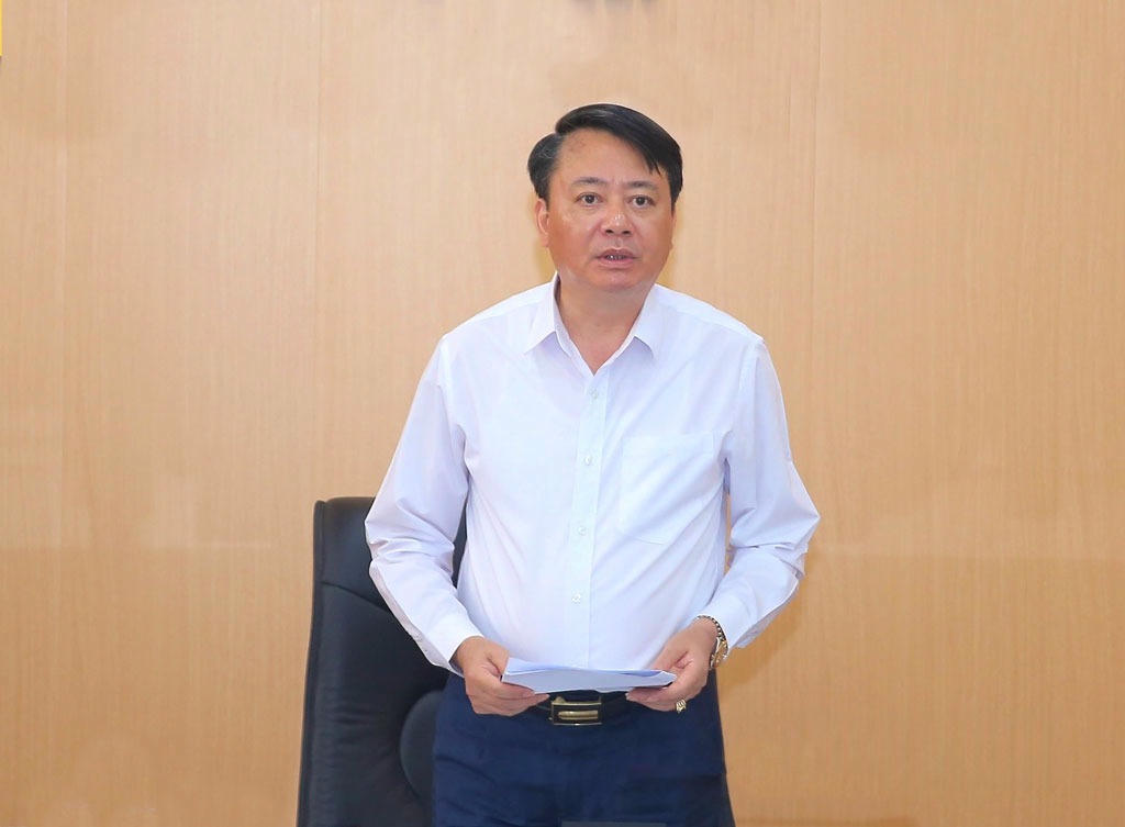 Ông Phạm Hồng Sơn - Giám đốc Sở Công Thương Ninh Bình, Trưởng Ban Tổ chức hội chợ phát biểu tại hội nghị (Ảnh: Nguyễn Hương)