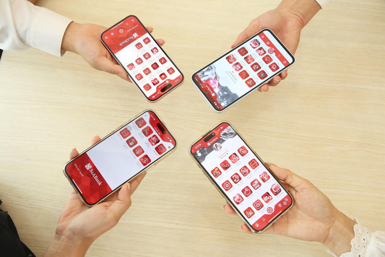 SeABank liên tục cải tiến ứng dụng SeAMobile, số hóa sản phẩm dịch vụ ngân hàng. (Ảnh: Lê Hanh)