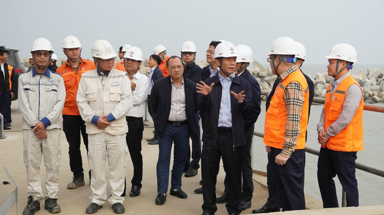 Bí thư Tỉnh ủy Quảng Trị Nguyễn Văn Phương đề nghị: Cần xây dựng cơ chế, chính sách phù hợp để phủ kín quy hoạch KKT Hòn La.