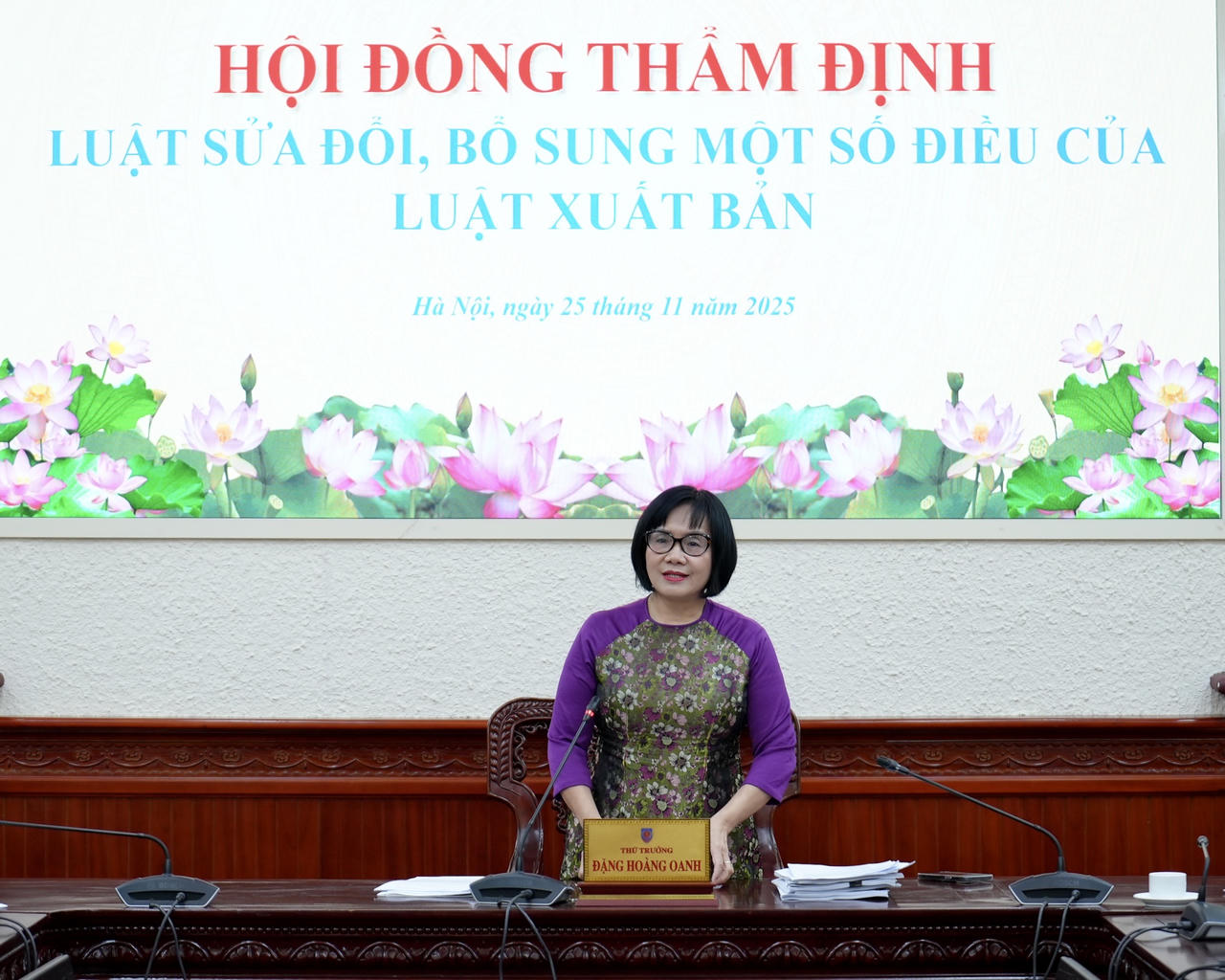 Thứ trưởng Đặng Hoàng Oanh phát biểu.