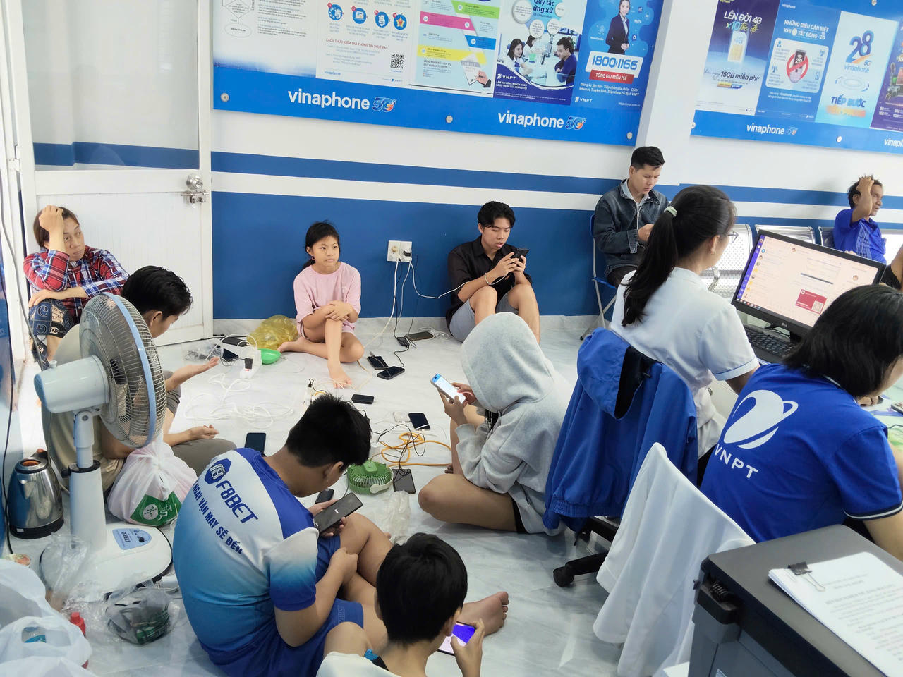 VinaPhone cấp tốc hỗ trợ liên lạc, chung tay cùng miền Trung – Tây Nguyên vượt lũ