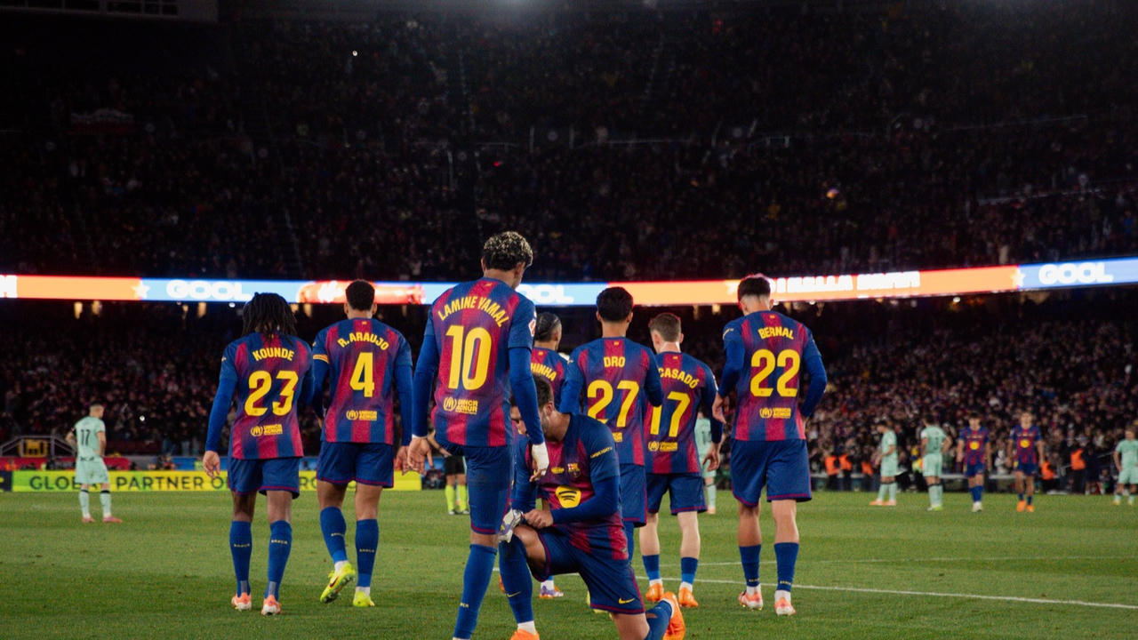  Champions League: Chelsea gặp Barca
