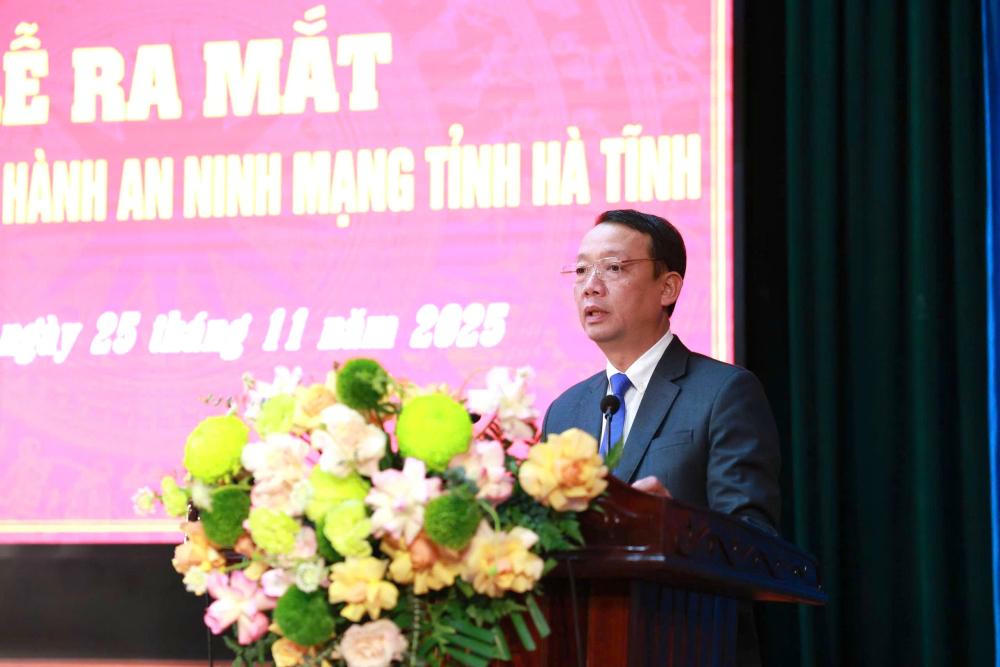 Phát biểu tại buổi lễ ông Phan Thiên Định - Chủ tịch UBND tỉnh Hà Tĩnh đề nghị Công an tỉnh tiếp tục hoàn thiện, vận hành ổn định Trung tâm Điều hành an ninh mạng tỉnh Hà Tĩnh 24/7; chủ động phát hiện, cảnh báo sớm và xử lý kịp thời các nguy cơ tấn công mạng.&nbsp;