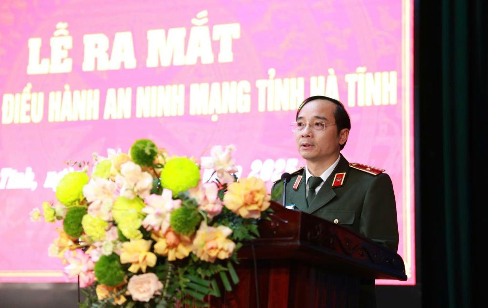 Thiếu tướng Nguyễn Xuân Thao - Giám đốc Công an tỉnh Hà Tĩnh phát biểu tại lễ ra mắt&nbsp;Trung tâm điều hành an ninh mạng tỉnh Hà Tĩnh.