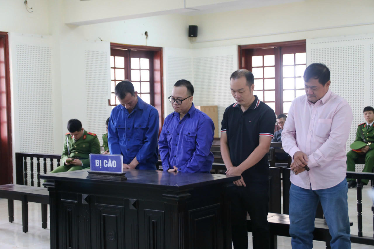 'Nổ' quen lãnh đạo lớn, chiếm đoạt hơn 2 tỷ đồng, 4 đối tượng lĩnh án