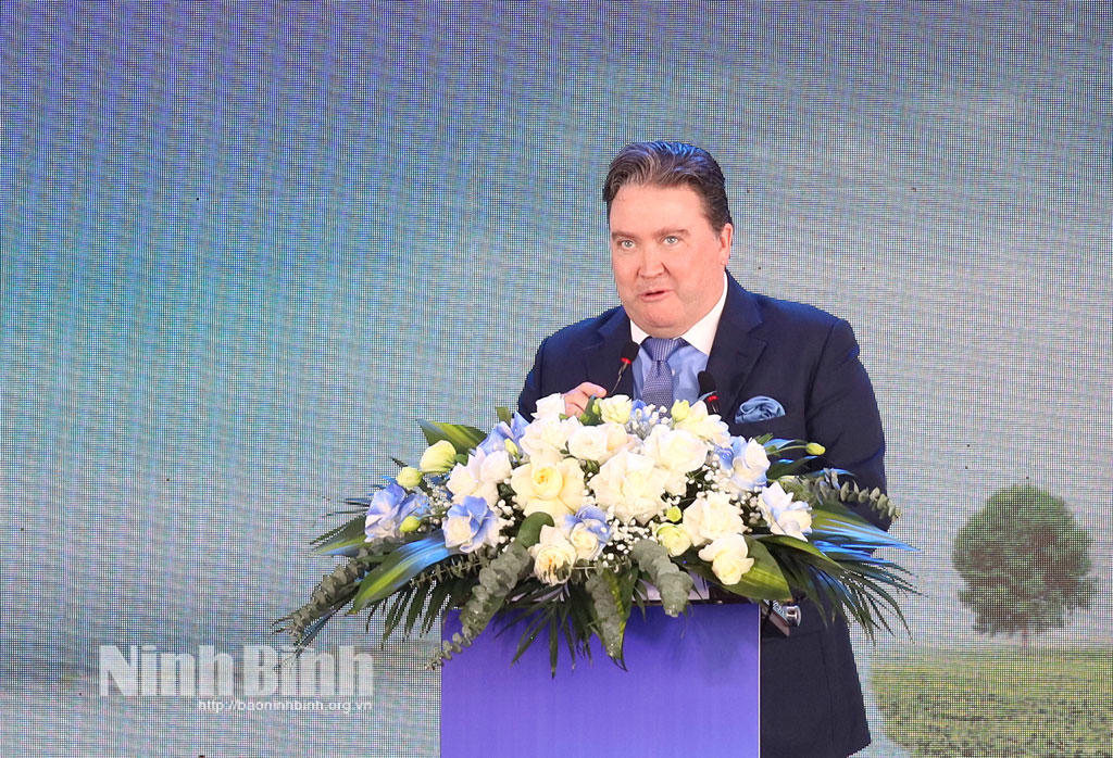 Đại sứ Hoa Kỳ Marc E. Knapper phát biểu tại Lễ khánh thành. (Ảnh: Báo Ninh Bình)