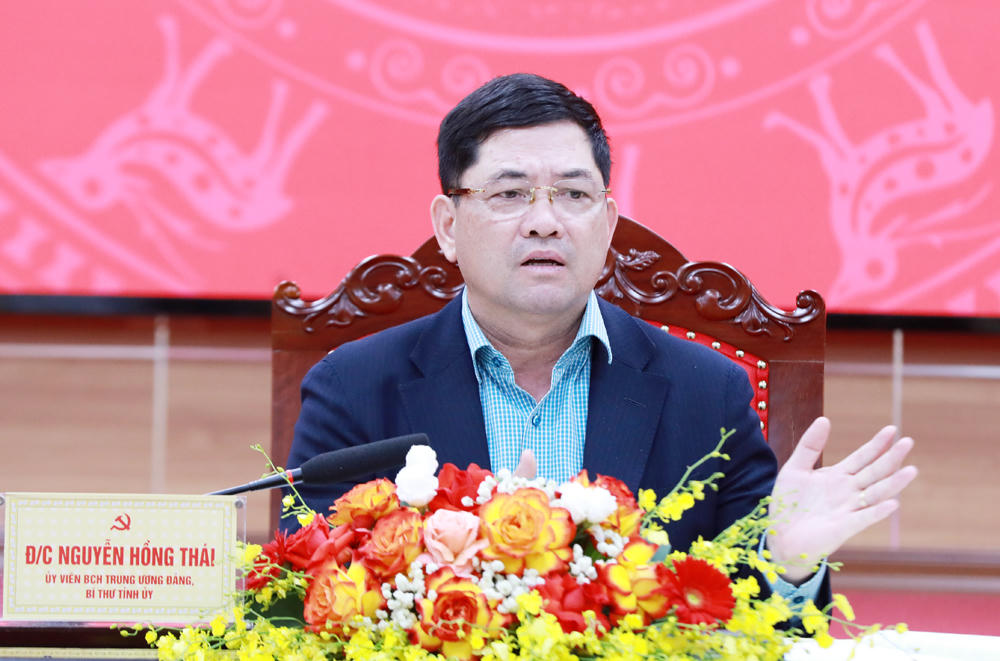 Ông Nguyễn Hồng Thái, Bí thư Tỉnh ủy phát biểu tại buổi làm việc.