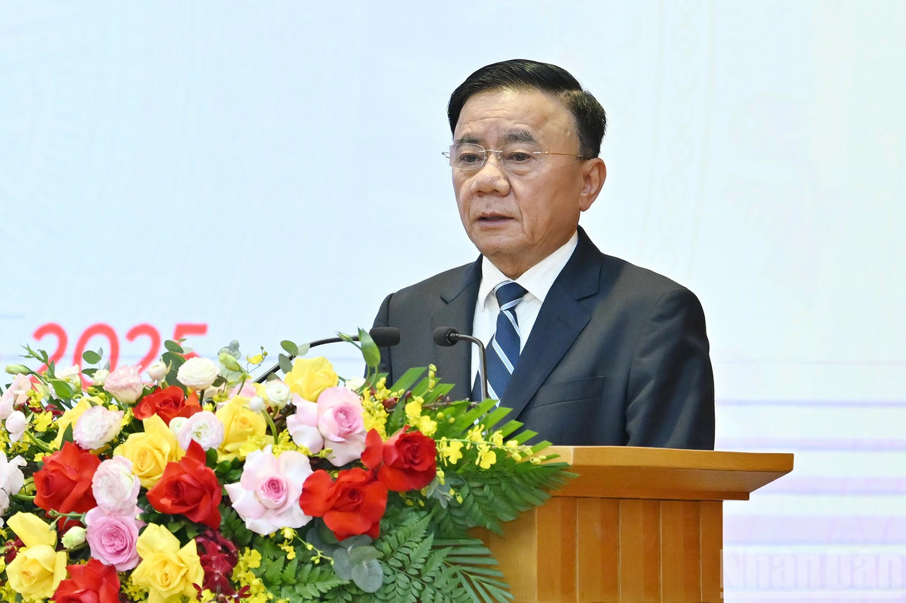 Ủy viên Bộ Chính trị, Thường trực Ban Bí thư Trần Cẩm Tú phát biểu chỉ đạo tại hội nghị. Ảnh: nhandan.vn