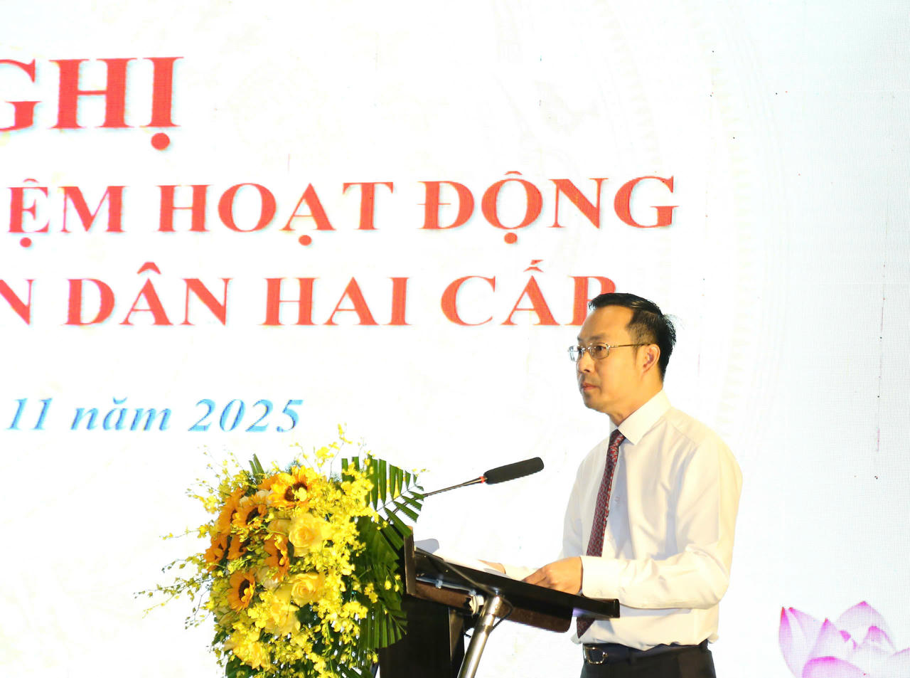 Phó Bí thư Thường trực Tỉnh ủy, Chủ tịch HĐND tỉnh An Giang Nguyễn Thanh Nhàn phát biểu tại Hội nghị.