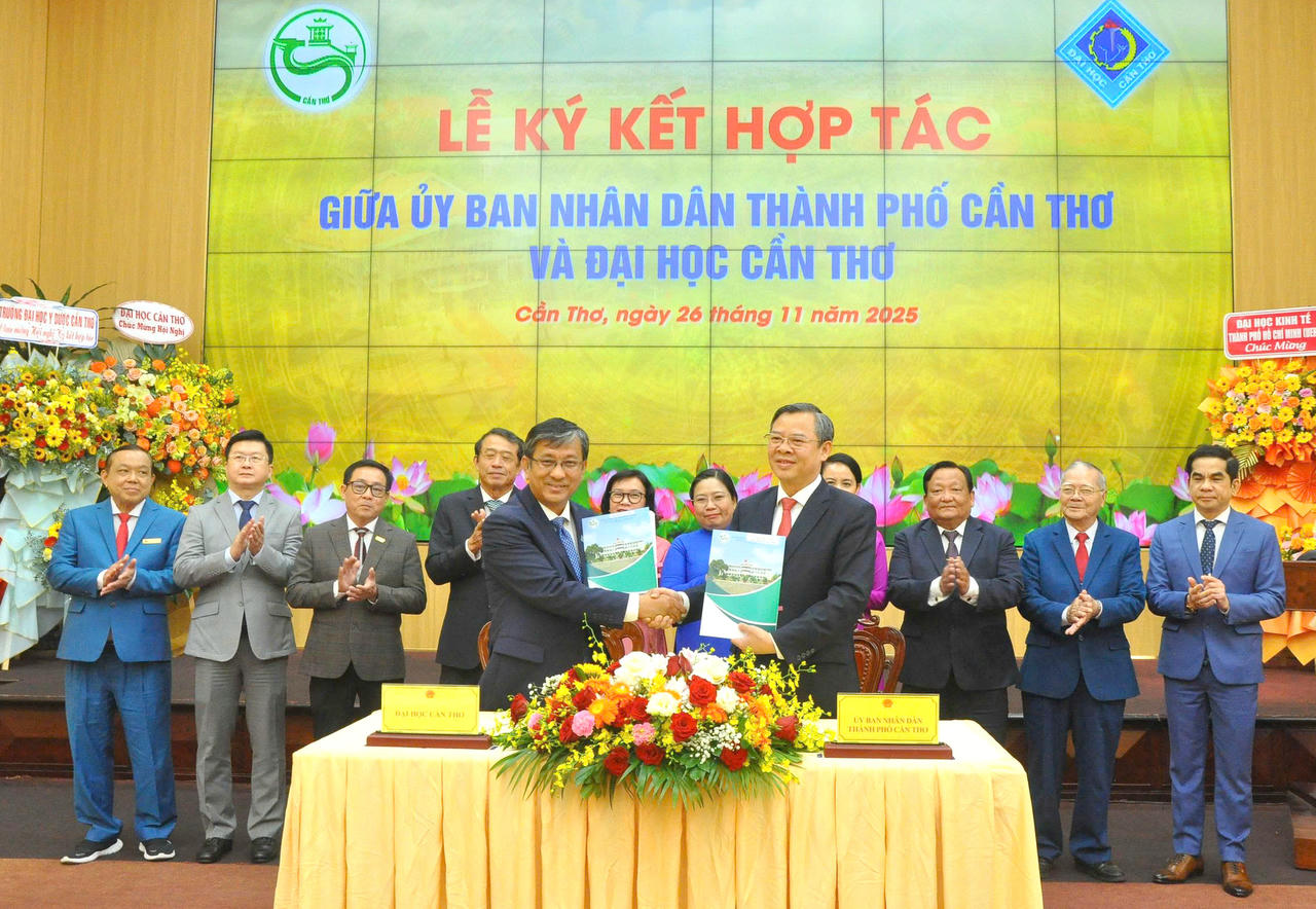 UBND TP Cần Thơ ký kết hợp tác với&nbsp; Đại học Cần Thơ.