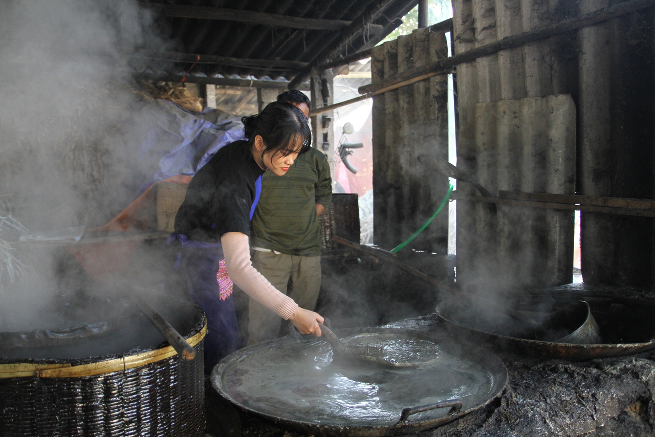  Hoài đam mê lưu giữ và lan tỏa nét đẹp nghề truyền thống Cao Bằng.