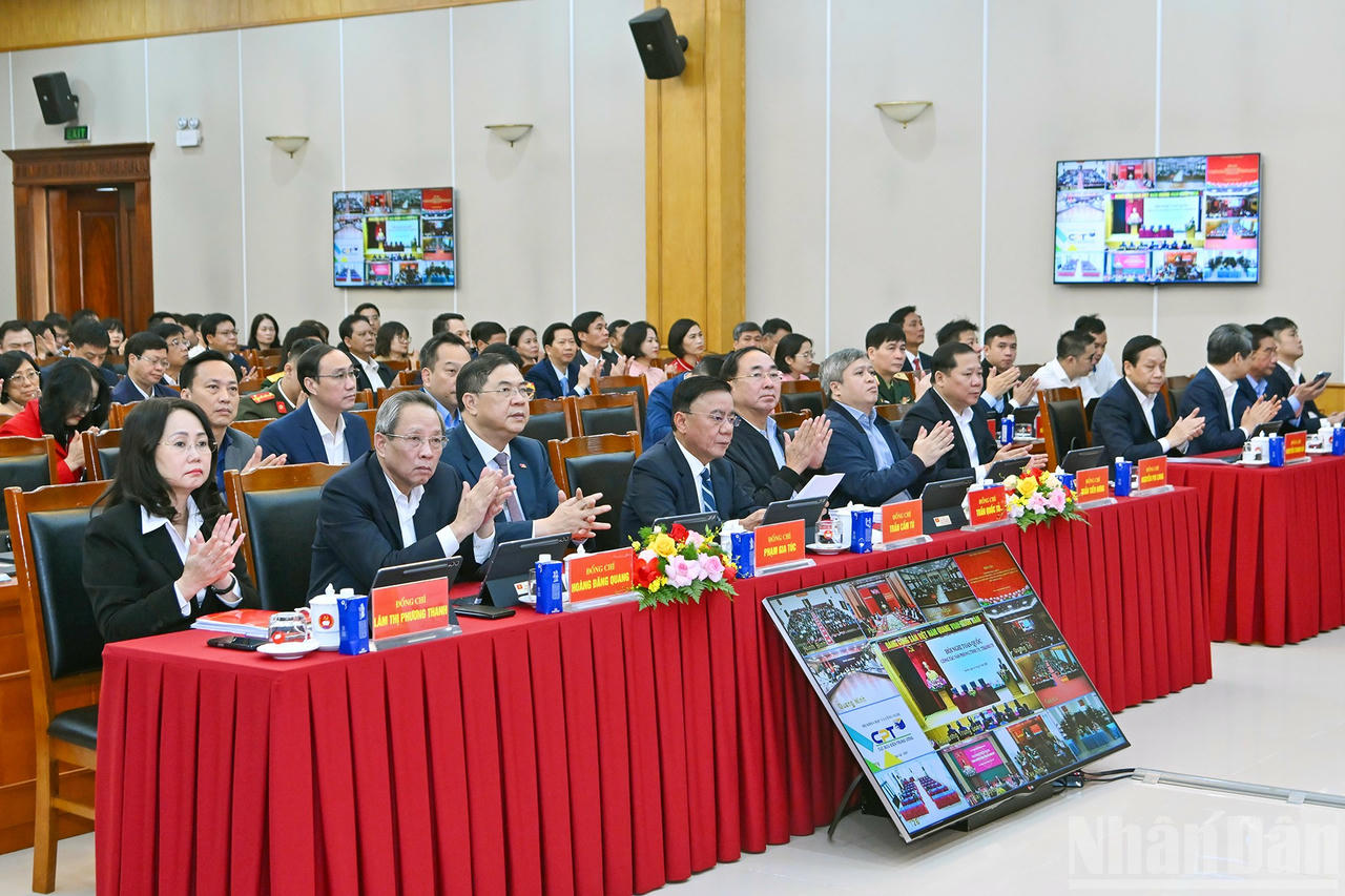 Thường trực Ban Bí thư Trần Cẩm Tú và các đại biểu tham dự hội nghị. Ảnh: nhandan.vn