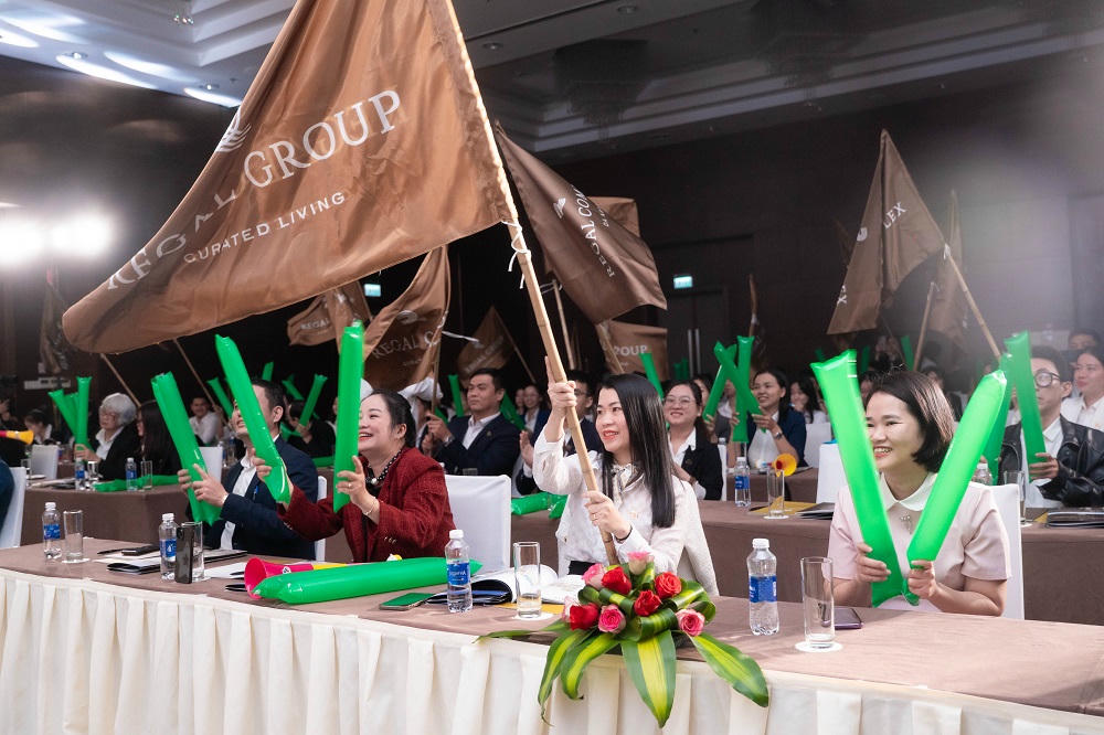 Tiếp nối thành công từ Embassy Tower, Regal Complex chính thức tổ chức lễ ra quân Mira Tower - tòa tháp cuối cùng của Regal Complex.
