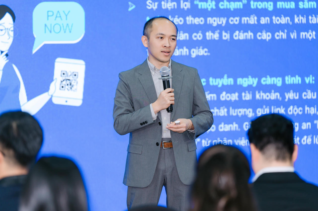 Ông Vũ Ngọc Sơn - Trưởng ban Nghiên cứu, tư vấn, phát triển công nghệ và Hợp tác quốc tế của Hiệp hội An ninh mạng quốc gia đưa ra những giải pháp tránh rủi ro an ninh mạng trong tình hình mới