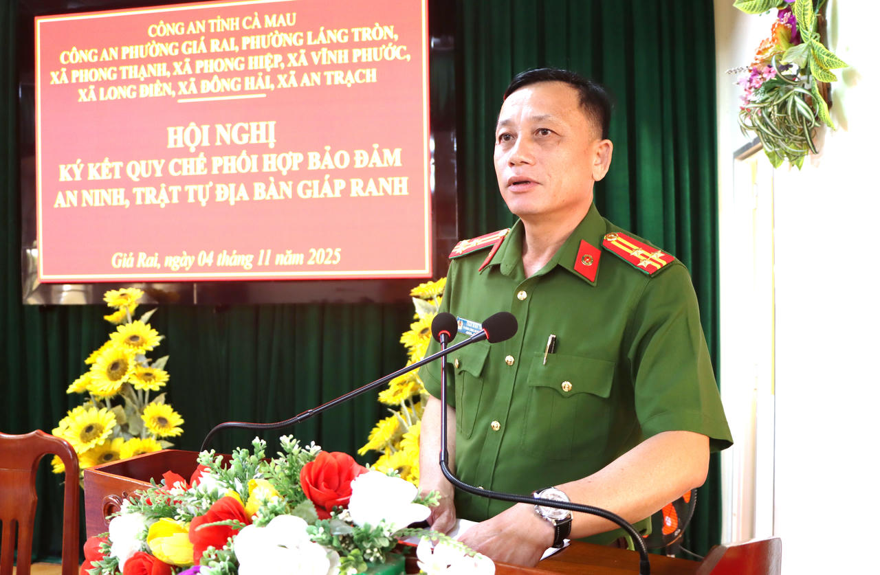 Thượng tá Trần Minh Trí - Trưởng Công an phường Giá Rai, phát biểu khai mạc Hội nghị.