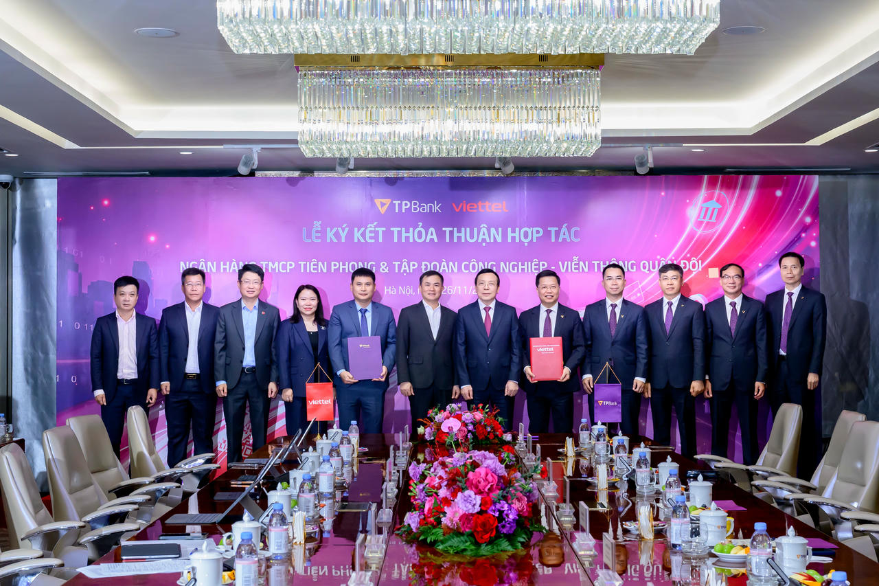 Đại diện lãnh đạo TPBank và Viettel tham dự Lễ ký kết Thỏa thuận hợp tác chiến lược giai đoạn 2025–2030 tại Hà Nội.