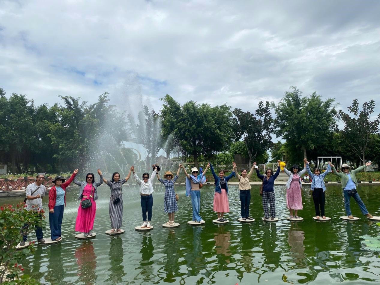 Thiên đường màu nắng