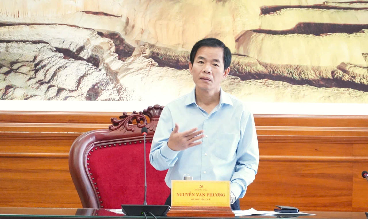 Bí thư Tỉnh ủy Nguyễn Văn Phương phát biểu kết luận tại buổi làm việc.