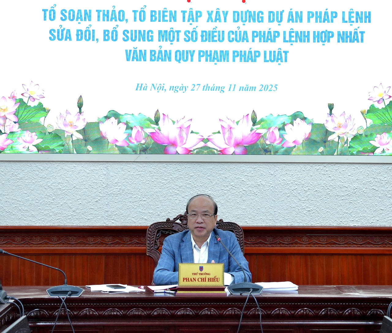 Thứ trưởng Phan Chí Hiếu kết luận cuộc họp.