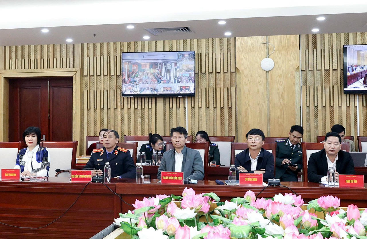 Các đại biểu tham dự hội nghị.