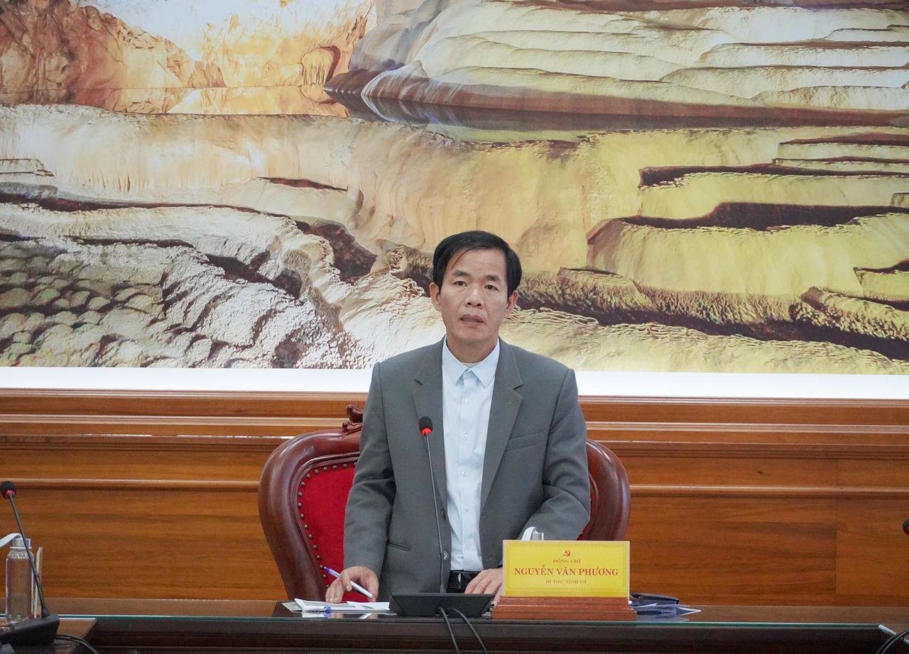 Bí thư Tỉnh ủy Nguyễn Văn Phương phát biểu tại buổi làm việc.