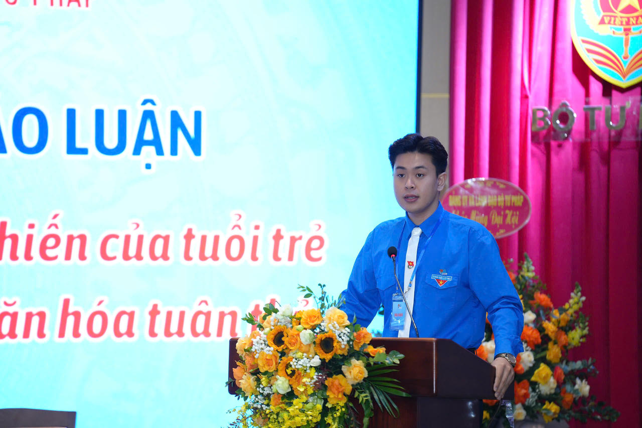 Đồng chí Nguyễn Việt Hà, Bí thư Đoàn cơ sở&nbsp;Cục Phổ biến, giáo dục pháp luật và Trợ giúp pháp lý phát biểu