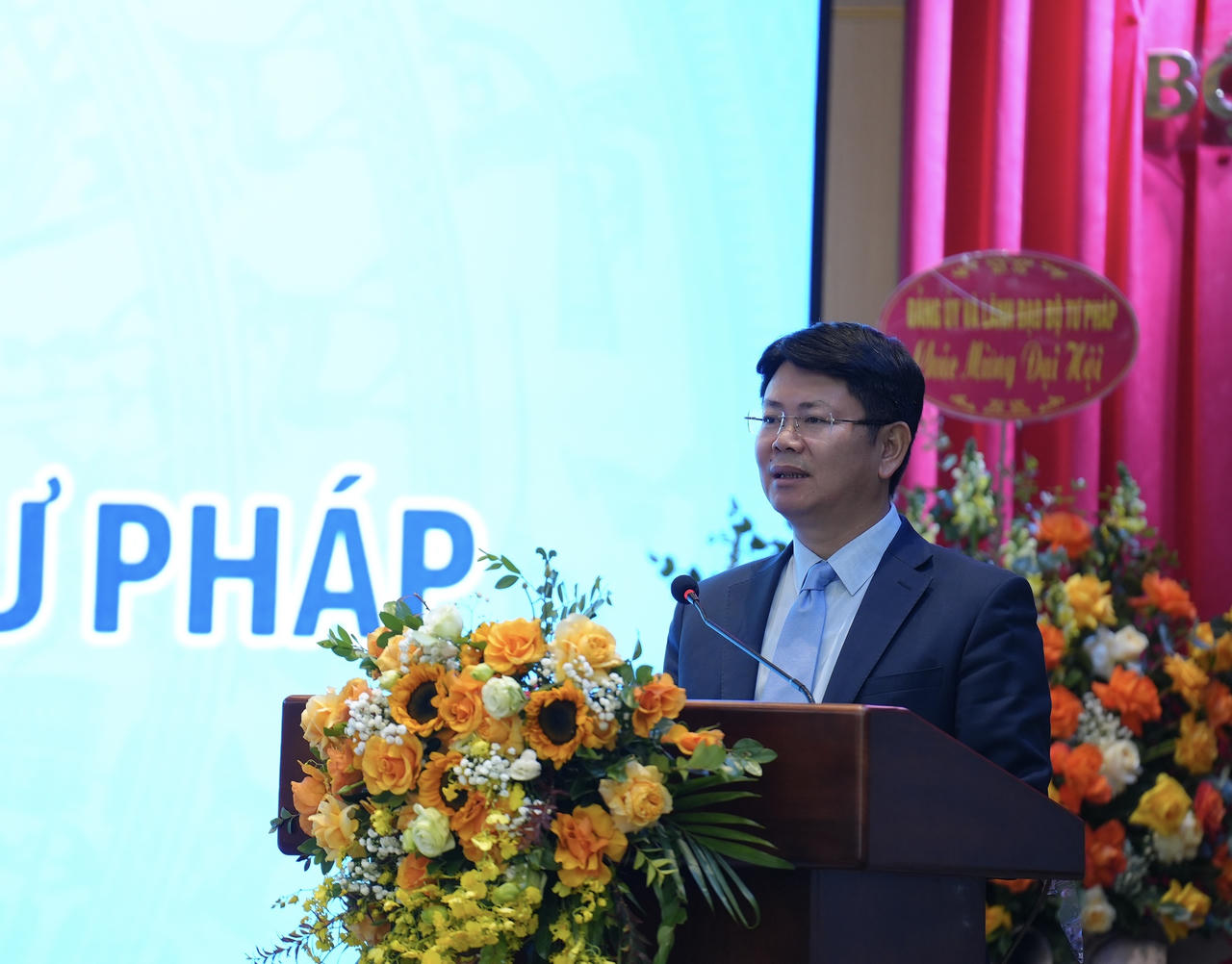 Đồng chí Nguyễn Thanh Tịnh, Phó Bí thư thường trực Đảng ủy, Thứ trưởng Bộ Tư pháp phát biểu.