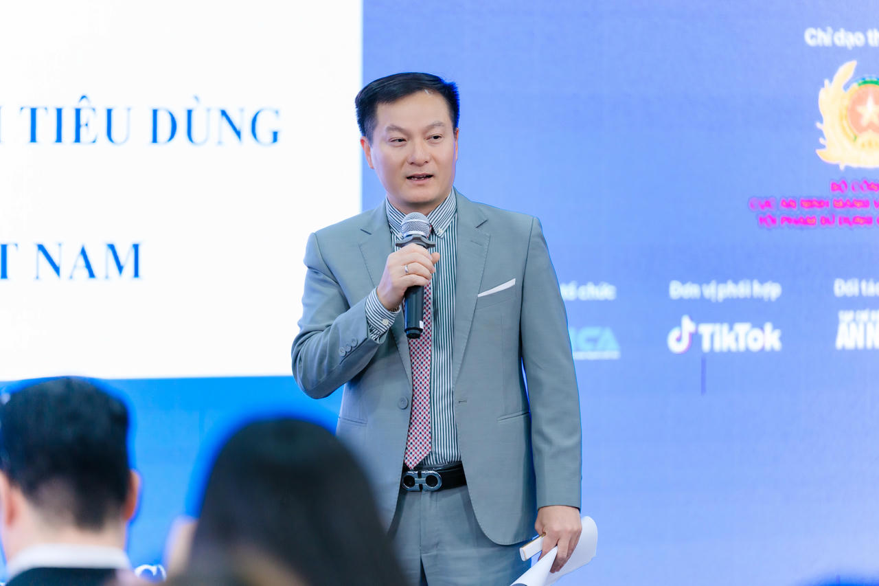 TS. Phan Thế Thắng, Phó trưởng Ban Bảo vệ người tiêu dùng, Uỷ ban Cạnh tranh Quốc gia cho rằng kỷ nguyên số mở ra nhiều cơ hội nhưng cũng kéo theo rủi ro mới