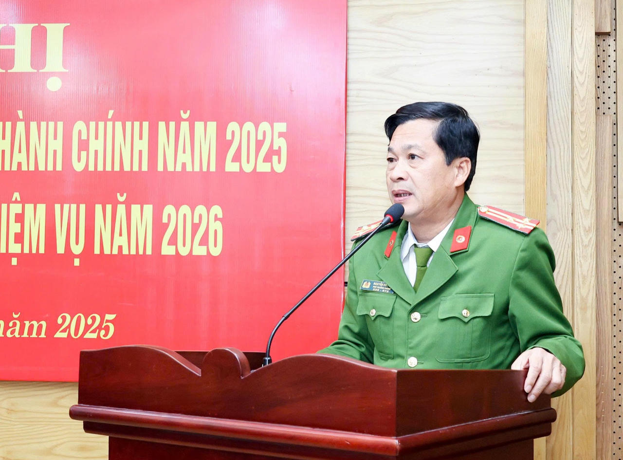 Đại diện Công an tỉnh Nghệ An trình bày tham luận.