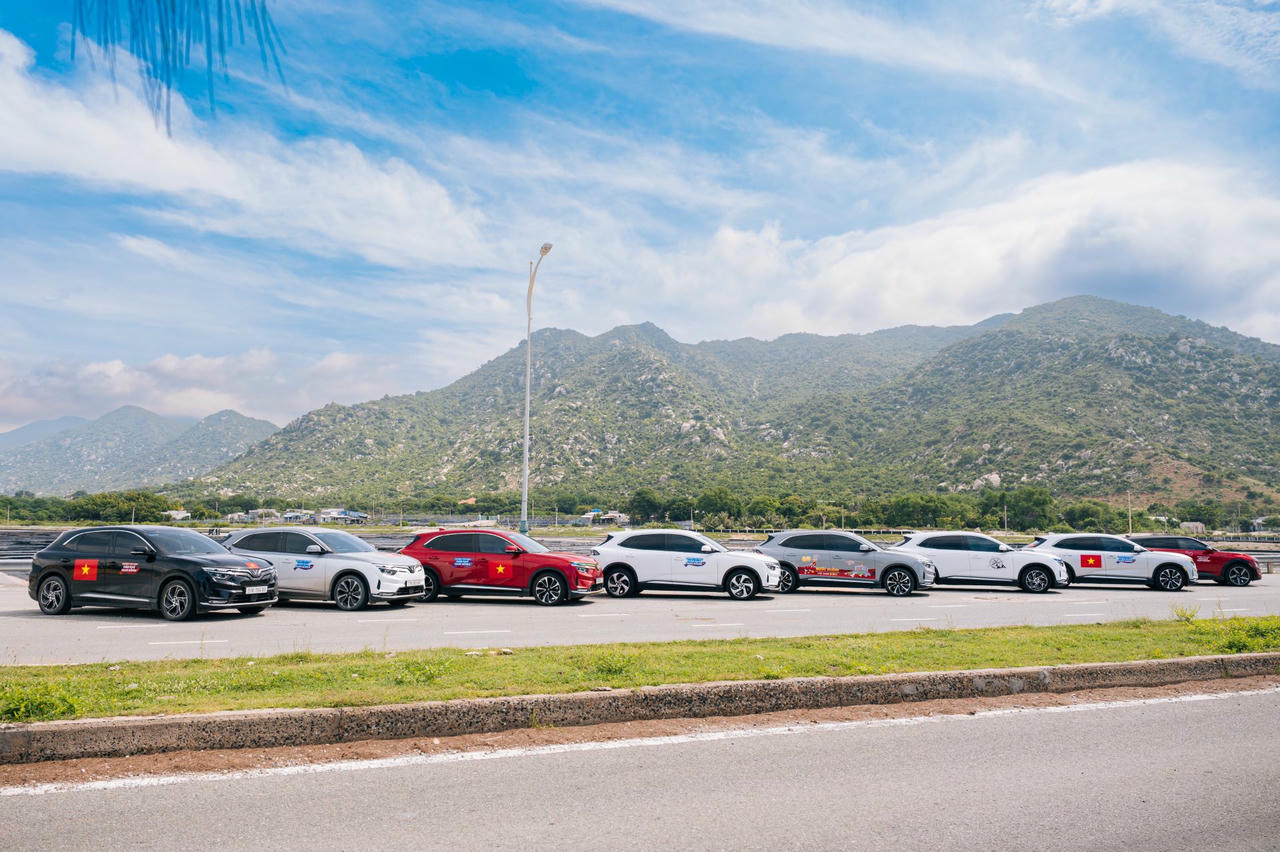 SUV tầm giá 1 tỷ đồng: Ưu thế vượt trội gọi tên VinFast VF 8