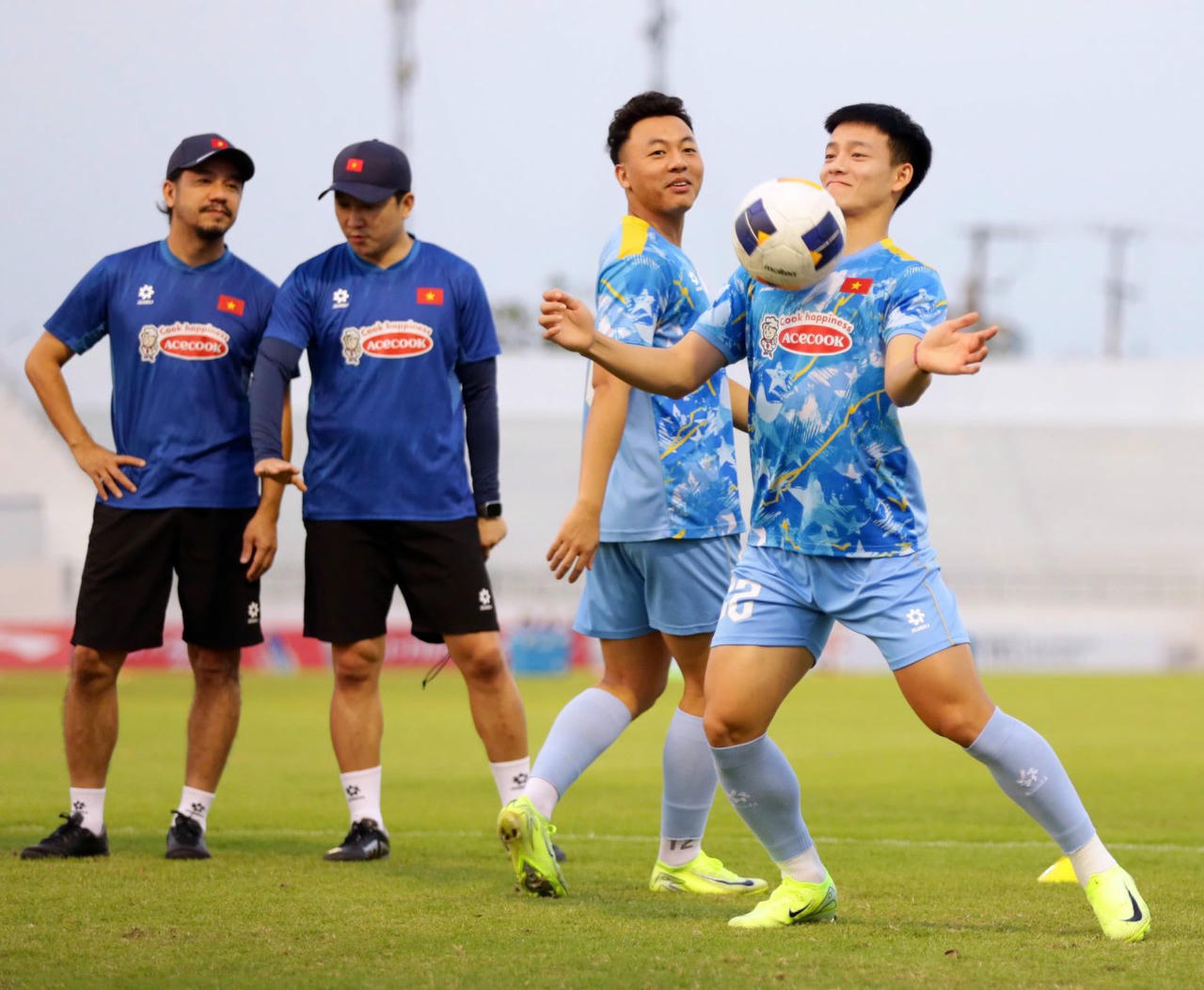 Ông Kim Sang Sik chuẩn bị chốt danh sách cầu thủ dự SEA Games 33