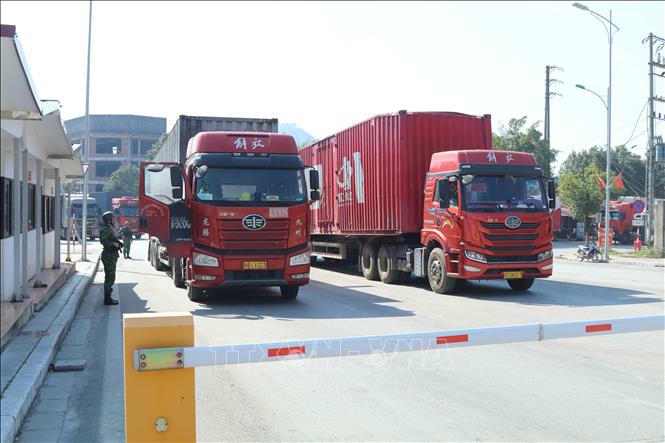 Khuyến cáo thực hiện đúng quy định khi giao dịch hợp đồng mua bán qua biên giới