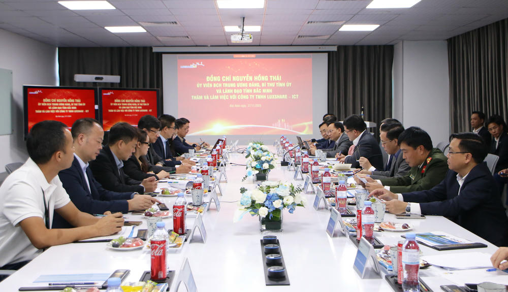 Quang cảnh buổi làm việc.