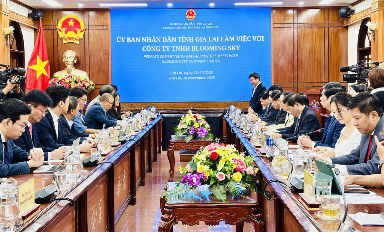 Quang cảnh buổi làm việc.