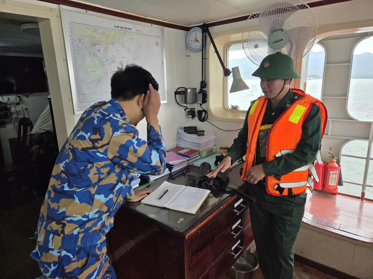 Khánh Hòa khẩn trương tìm kiếm hai ngư dân mất tích sau vụ chìm tàu gần biển Bình Tiên