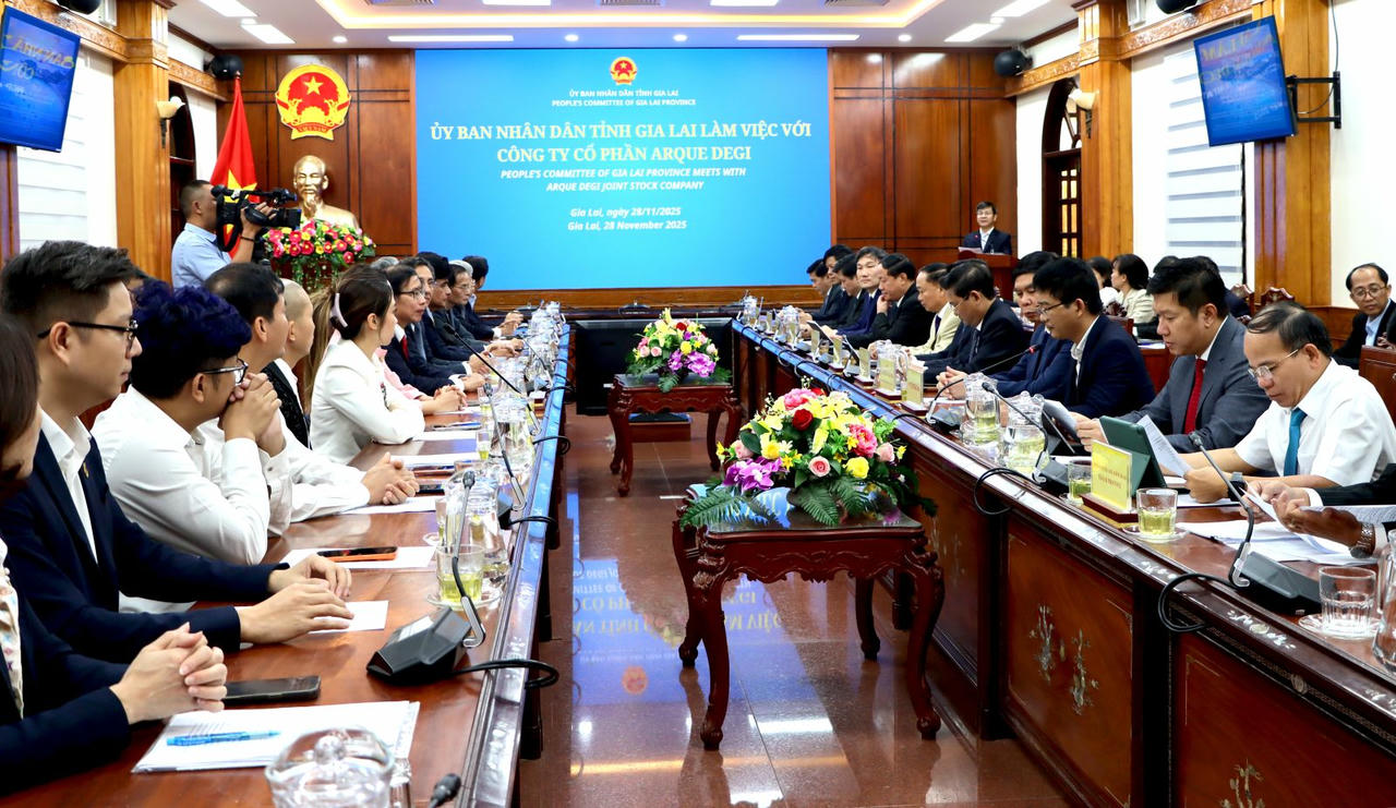 Quang cảnh buổi làm việc.