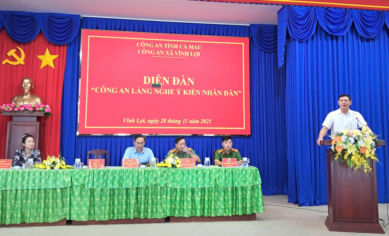 Ông Hứa Sít – Chủ tịch UBND xã Vĩnh Lợi phát biểu chỉ đạo.