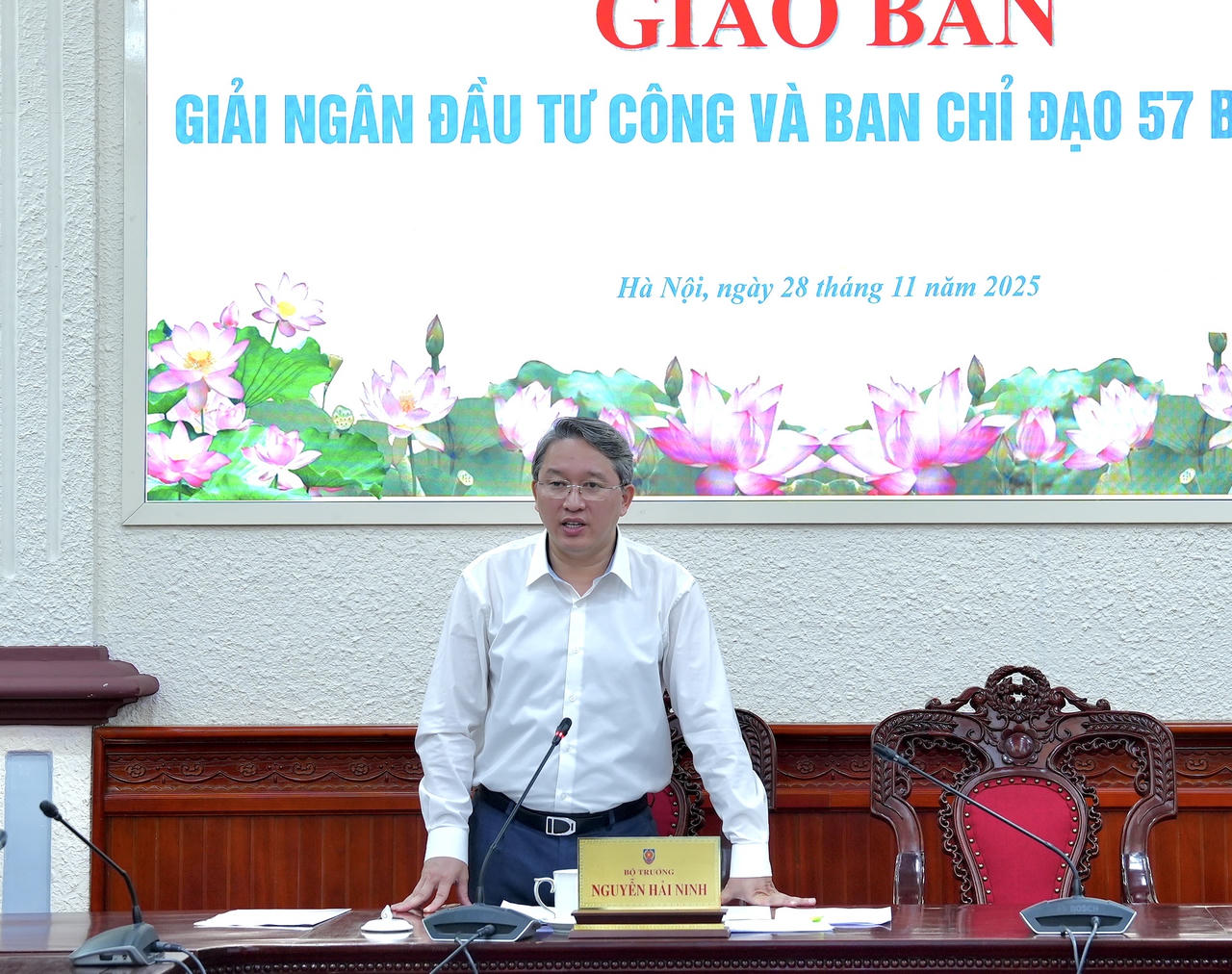 Bộ trưởng Bộ Tư pháp Nguyễn Hải Ninh phát biểu.