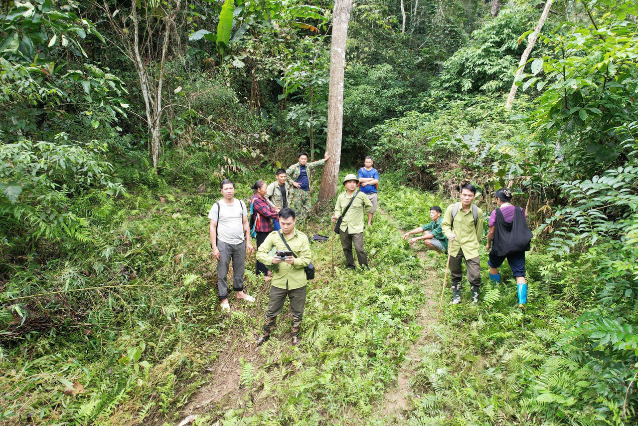 Hạt Kiểm lâm số 10 (Chi cục Kiểm Lâm tỉnh Thái Nguyên) sử dụng flycam trong công tác tuần tra, bảo vệ rừng.