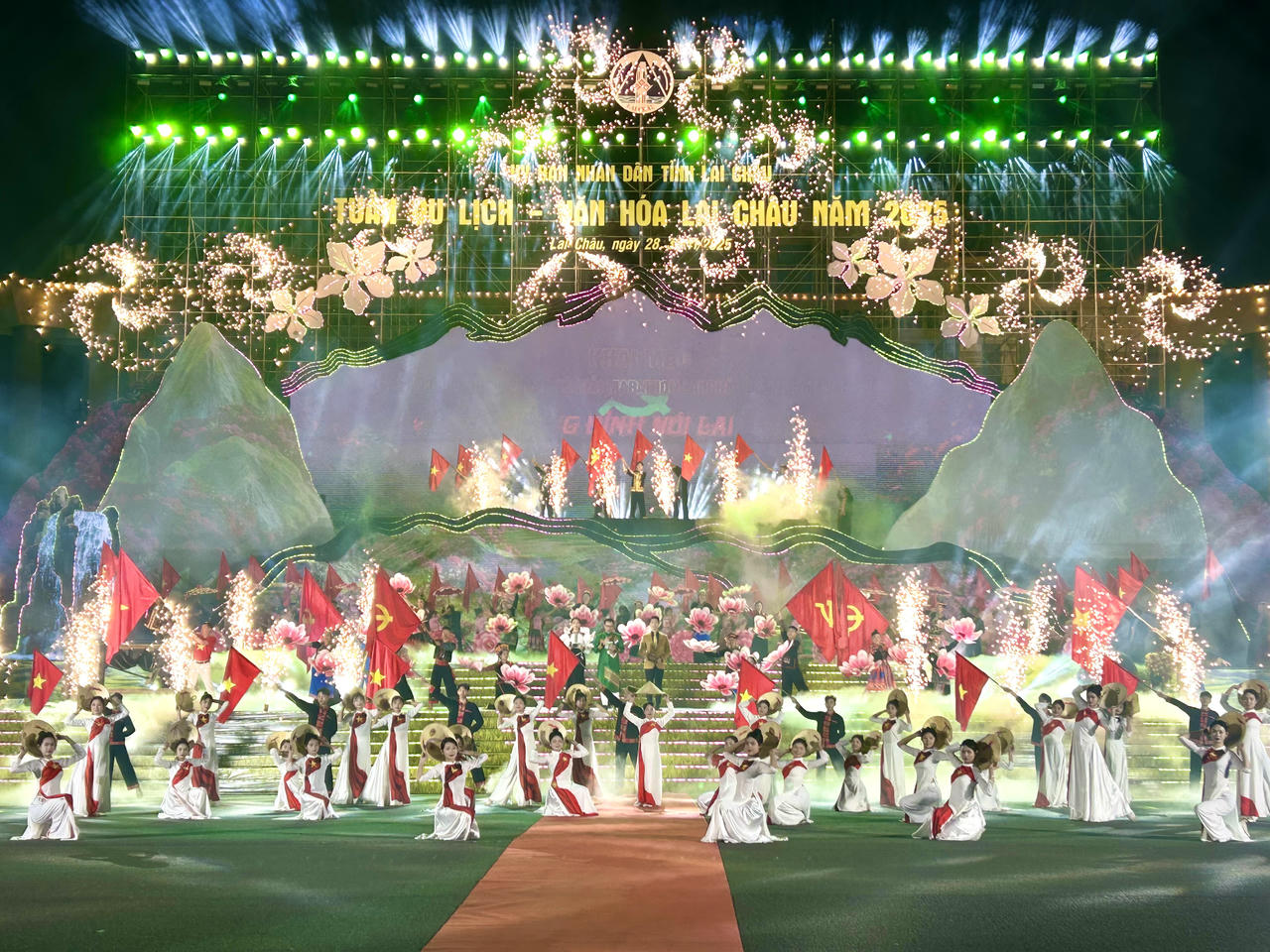 Chương trình nghệ thuật đặc sắc tại lễ khai mạc.