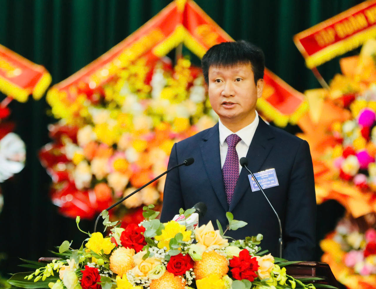 Chủ tịch UBND tỉnh Ninh Bình Trần Huy Tuấn phát biểu tại Đại hội.