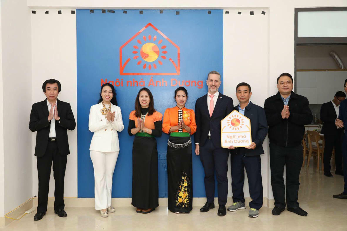 &nbsp;Ra mắt Ngôi nhà Ánh Dương tại Điện Biên ngày 27/11/2025. (Nguồn: TTXVN)
