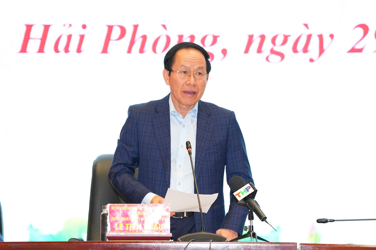 Bí thư Thành ủy Hải Phòng Lê Tiến Châu phát biểu tại hội nghị.