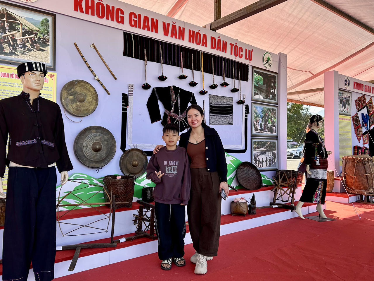 Những năm qua, Lai Châu đã nỗ lực bảo tồn bản sắc văn hoá thông qua hoạt động truyền dạy nghề thủ công, phục dựng lễ hội và quảng bá các giá trị văn hoá dân tộc đến cộng đồng.