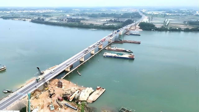 Tại miền Trung, cầu Gianh và cầu Quán Hàu thuộc Quảng Bình cũng lựa chọn cáp dự ứng lực Hòa Phát.