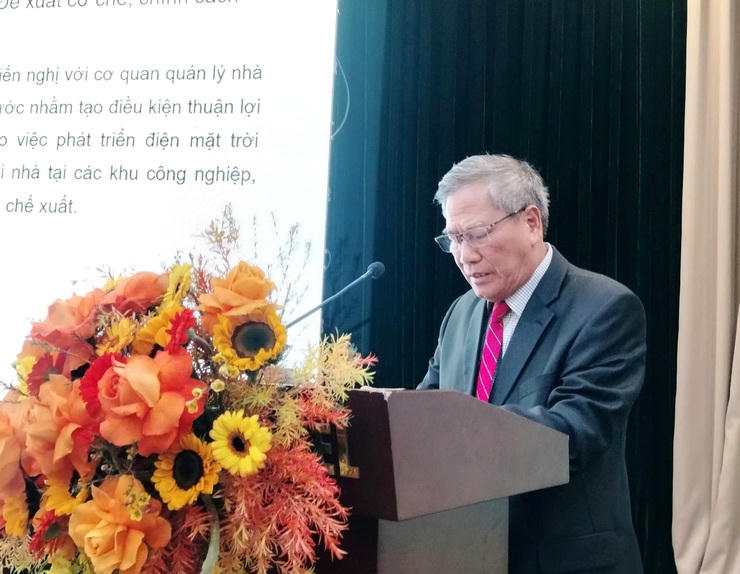 Chủ tịch Liên hiệp các Hội Khoa học và Kỹ thuật TP Hà Nội Lê Xuân Rao phát biểu khai mạc Hội thảo.