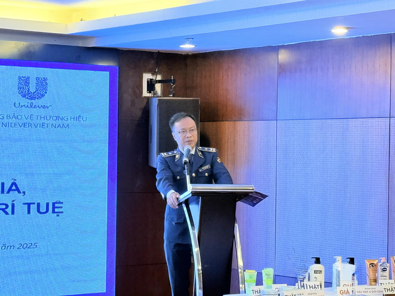 Ông Dương Mạnh Hùng - Phó Chi cục trưởng Chi cục QLTT TP Hà Nội.&nbsp;